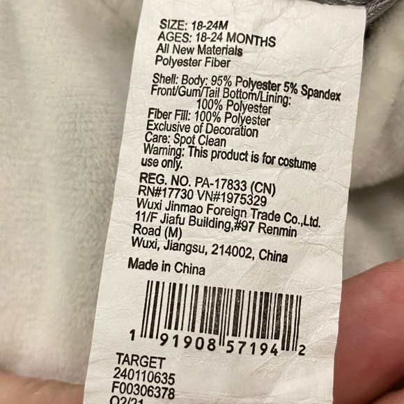 18-24 month shark costume. Like new condition. Zip closure. Halloween dress-up - Picture 3 of 5